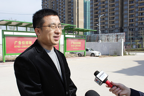 校团委书记陈晓峰接收河源电视台采访