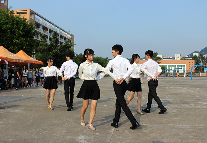 交谊舞表演