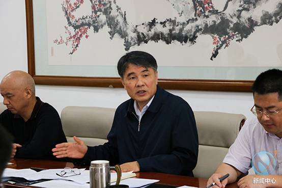 陈德清校长说话.jpg 陈德清校长说话.jpg