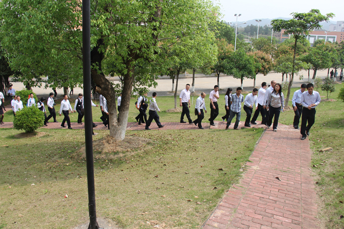 学员参观校园